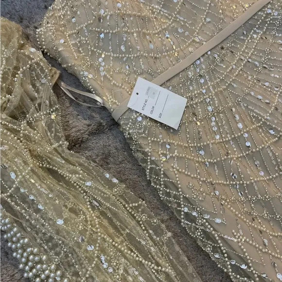 DUBAI Inspired Luxury NWT Pearl Nude Dress - Picture 3 of 3